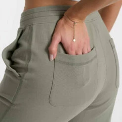 Vuori Womens Pants Laguna Lounge Pant 2.0 -clothing shop VW437LAU 05869 1200x crop center 5cf8fff0 bc97 47ed 92a6 e65a4813f139