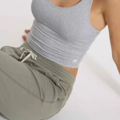 Vuori Womens Pants Laguna Lounge Pant 2.0 -clothing shop VW437LAU 05893 1200x crop center 0942d2a3 3213 4cf9 9c23 7ef0990ee6bd