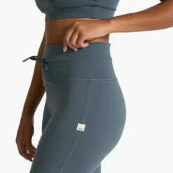 Vuori Womens Pants Daily Wideleg -clothing shop VW489STN SP23 W ECOMM PANTS DETA