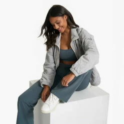 Vuori Womens Pants Daily Wideleg -clothing shop VW489STN SP23 W ECOMM PANTS DETA 2