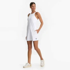 Vuori Womens Dress Volley -clothing shop VW604WHT SP22 W ECOMM FULL 8553