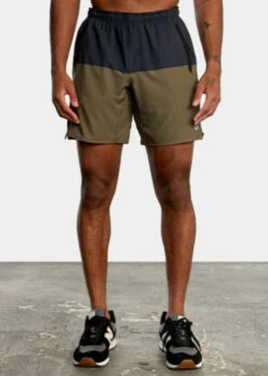 RVCA Mens Shorts Yogger Stretch Athletic 17" -clothing shop YOGGERSTRETCHATHLETICSHORTS17 cqn5