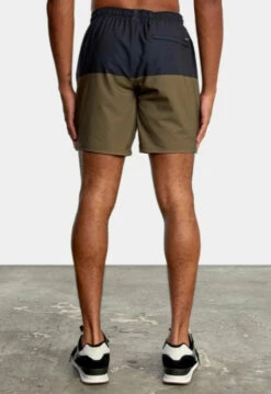 RVCA Mens Shorts Yogger Stretch Athletic 17" -clothing shop YOGGERSTRETCHATHLETICSHORTS17 cqn5 2