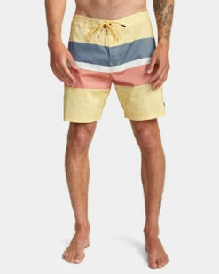 RVCA Mens Boardshorts Westport 17" 15 RVCA Mens Boardshorts Westport 17" -clothing shop m1121rwt rvca w vgd frt1