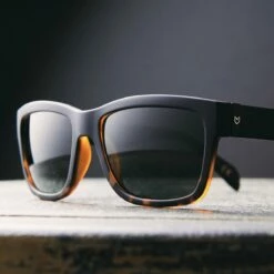 Madson Sunglasses Freeman -clothing shop madson freeman social square 600x 2x c24c6871 bc85 4855 93fc 9d341772d436