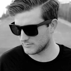 Madson Sunglasses Vincent -clothing shop madson vincent black zack 600x 2x d7b88767 7c62 4139 a362 fc7d3ed2a87e